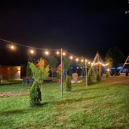 2E Villa'S Valbone Bagian luar foto